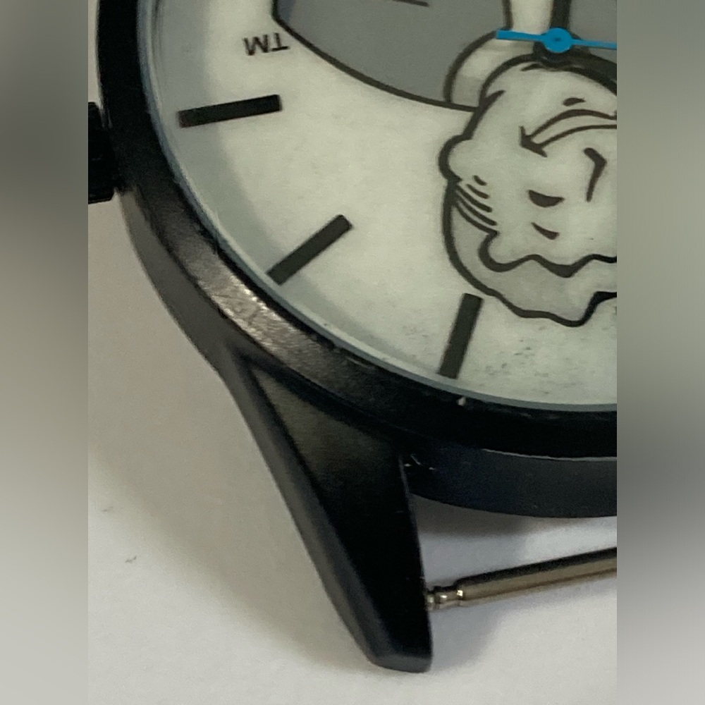 Fallout 2016 Vault Boy watch, Accutime, new battery, extra nato strap, RARE - Picture 16 of 17
